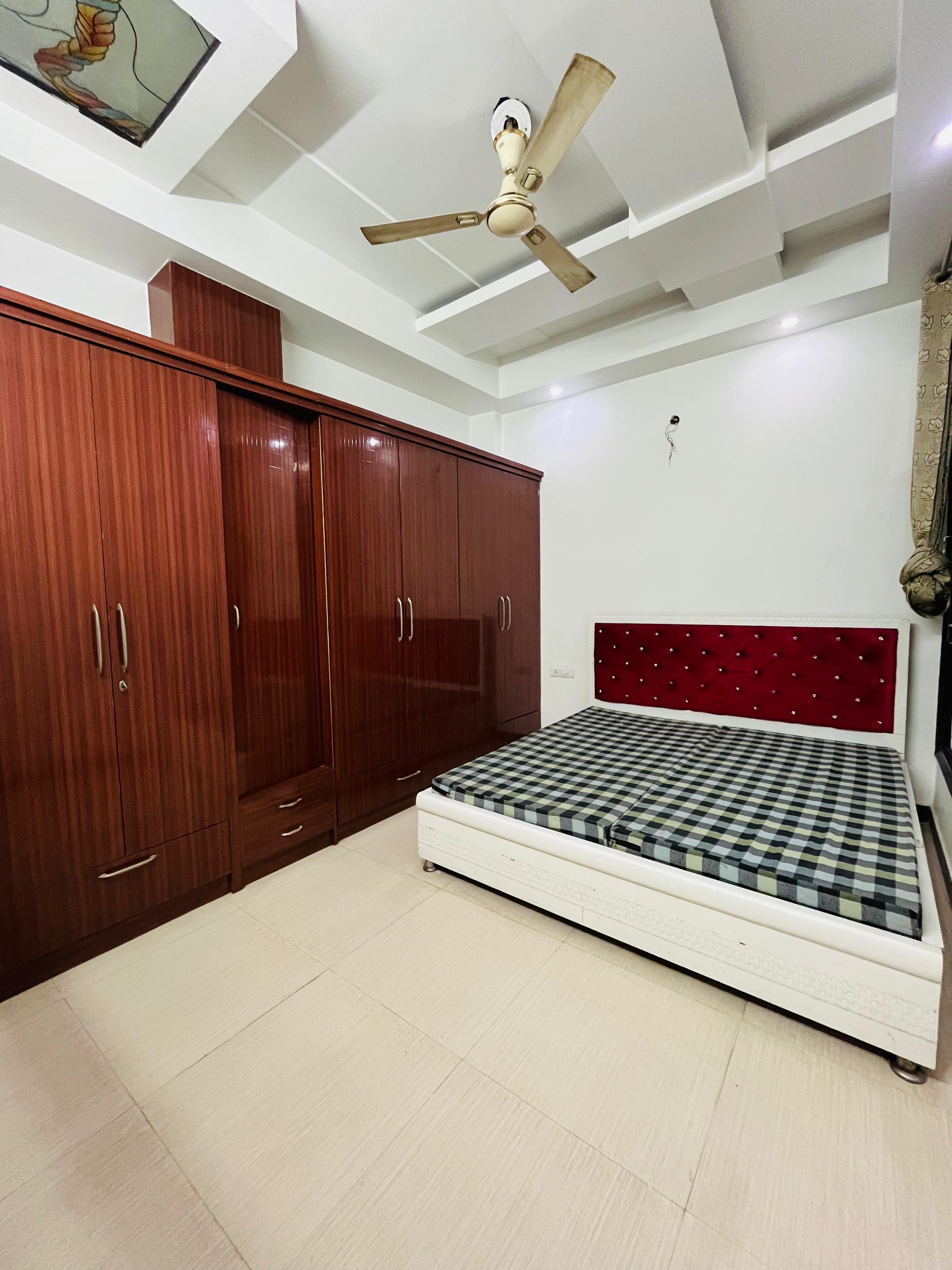 3 BHK FOR RENT PROPERTY SHAKTI KHAND IN INDIRAPURAM