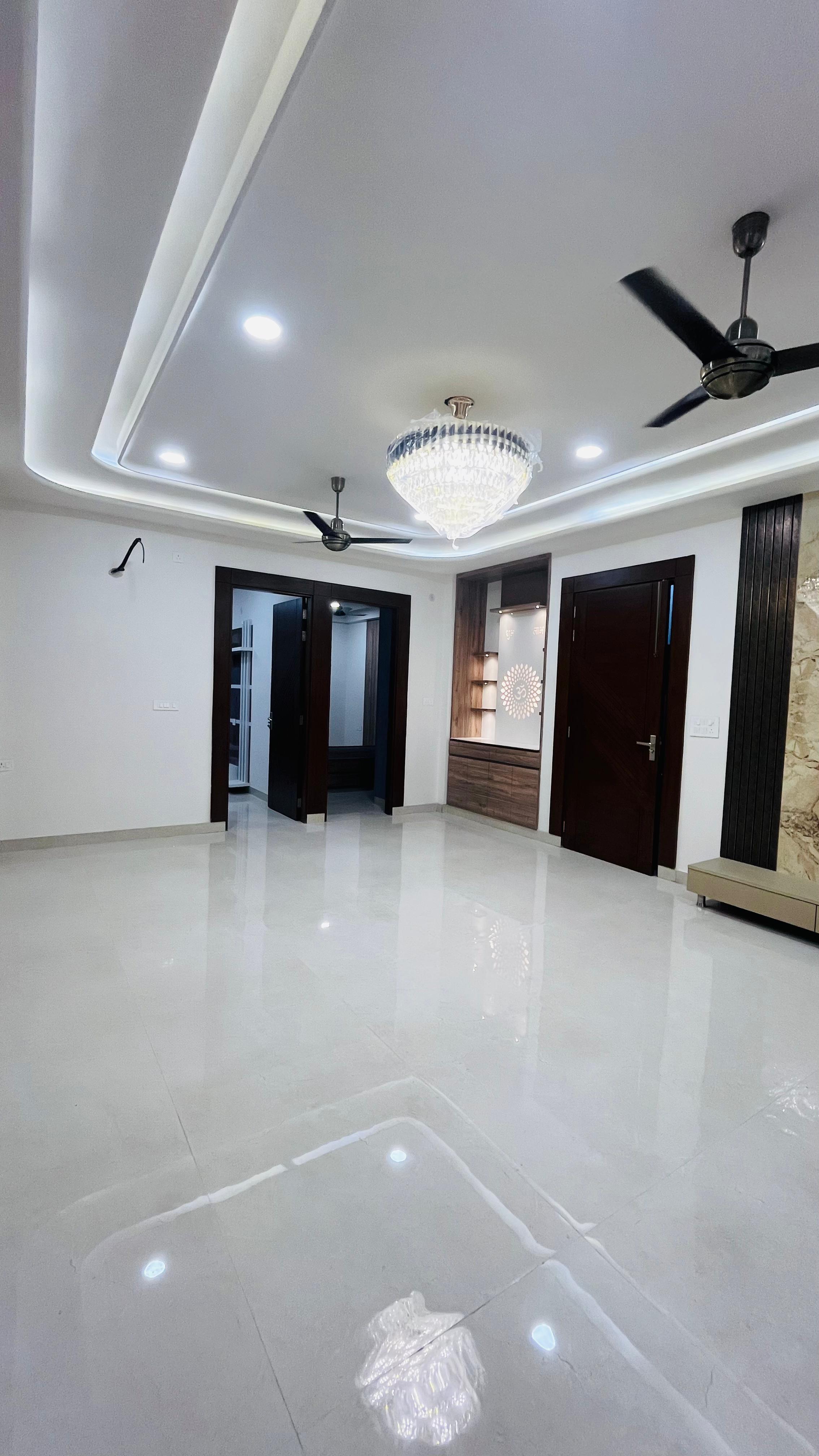 4 BHK Flat in Shakti Khand, Indirapuram Ghaziabad For Sale