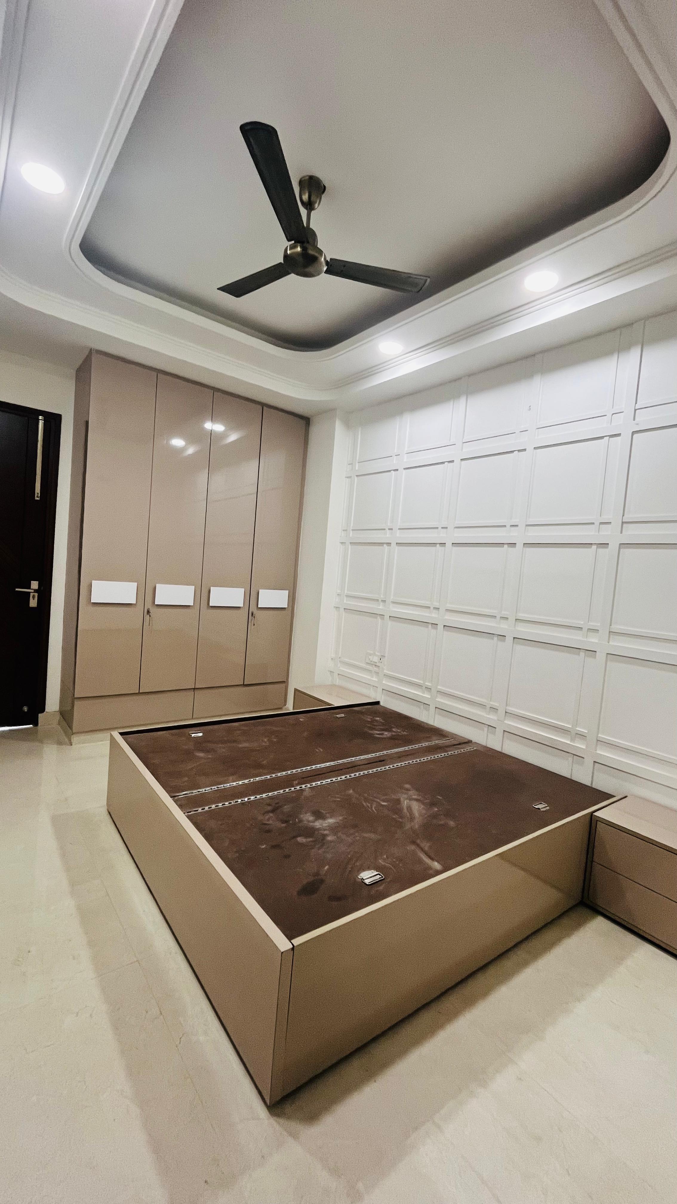 4 BHK Flat in Shakti Khand, Indirapuram Ghaziabad For Sale