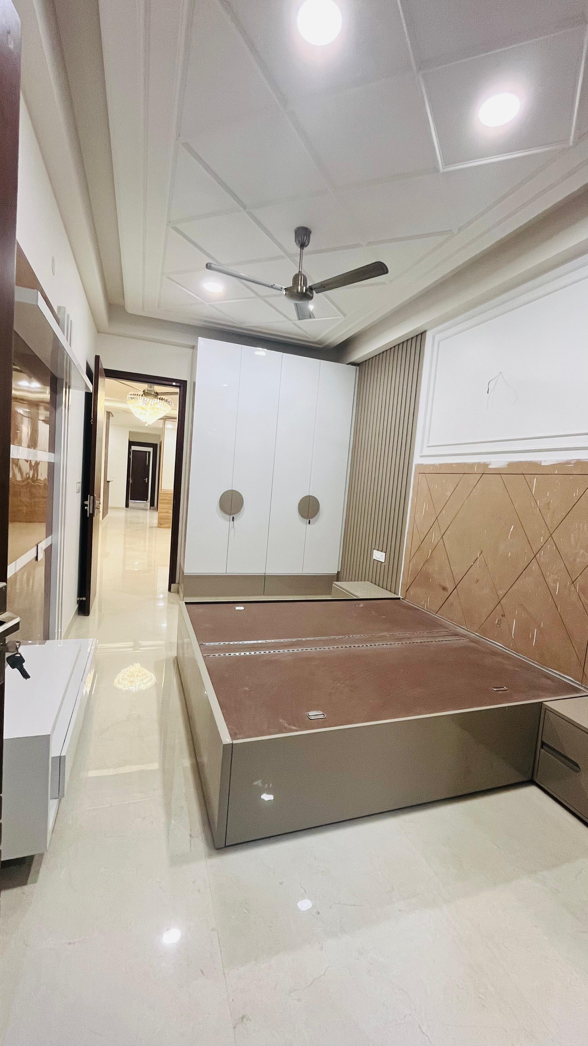 4 BHK Flat in Shakti Khand, Indirapuram Ghaziabad For Sale