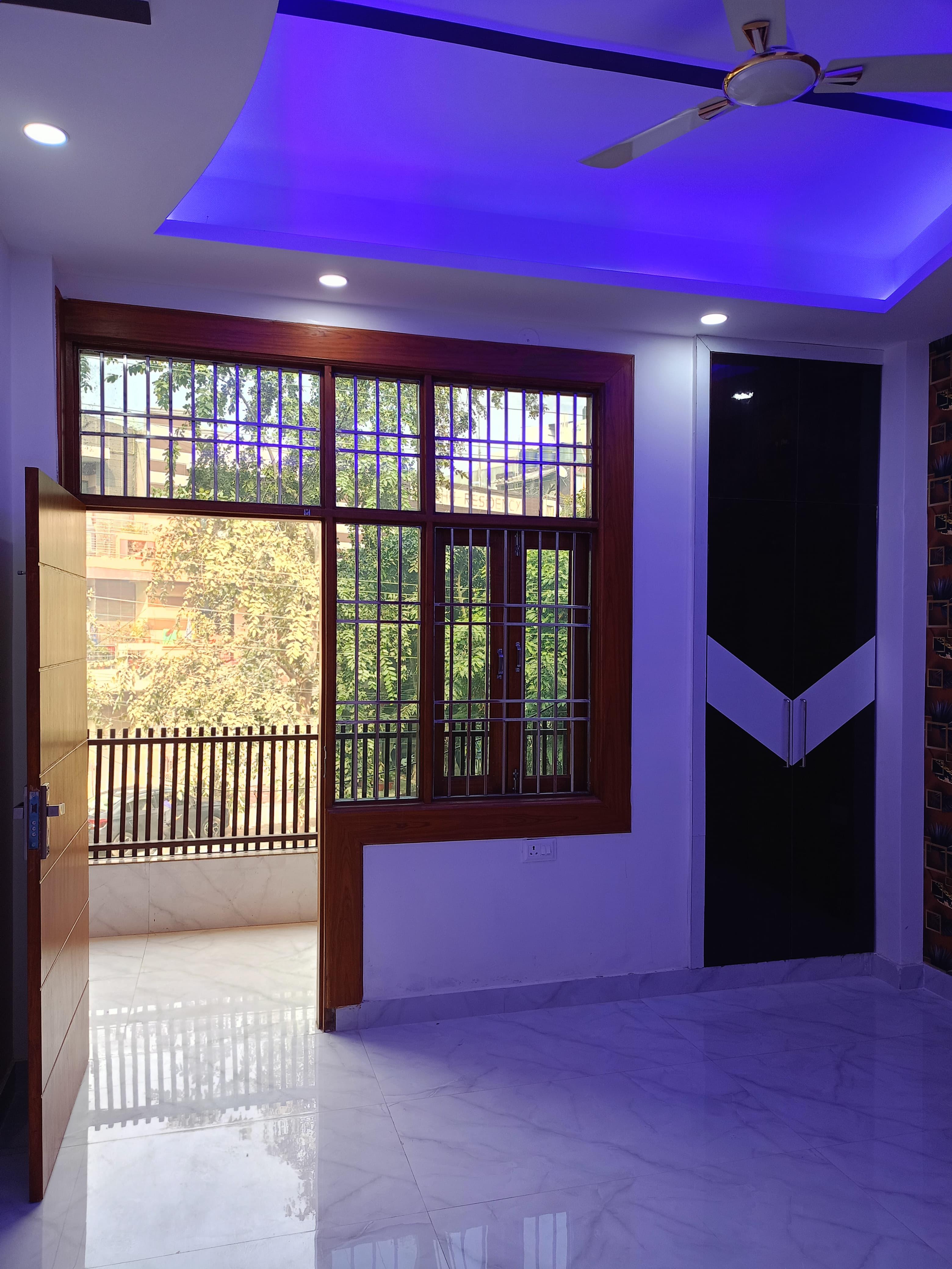 112 MTR NEWLY BUILT 3 BHK INDEPENDENT FLOOR IN INDIRAPURAM