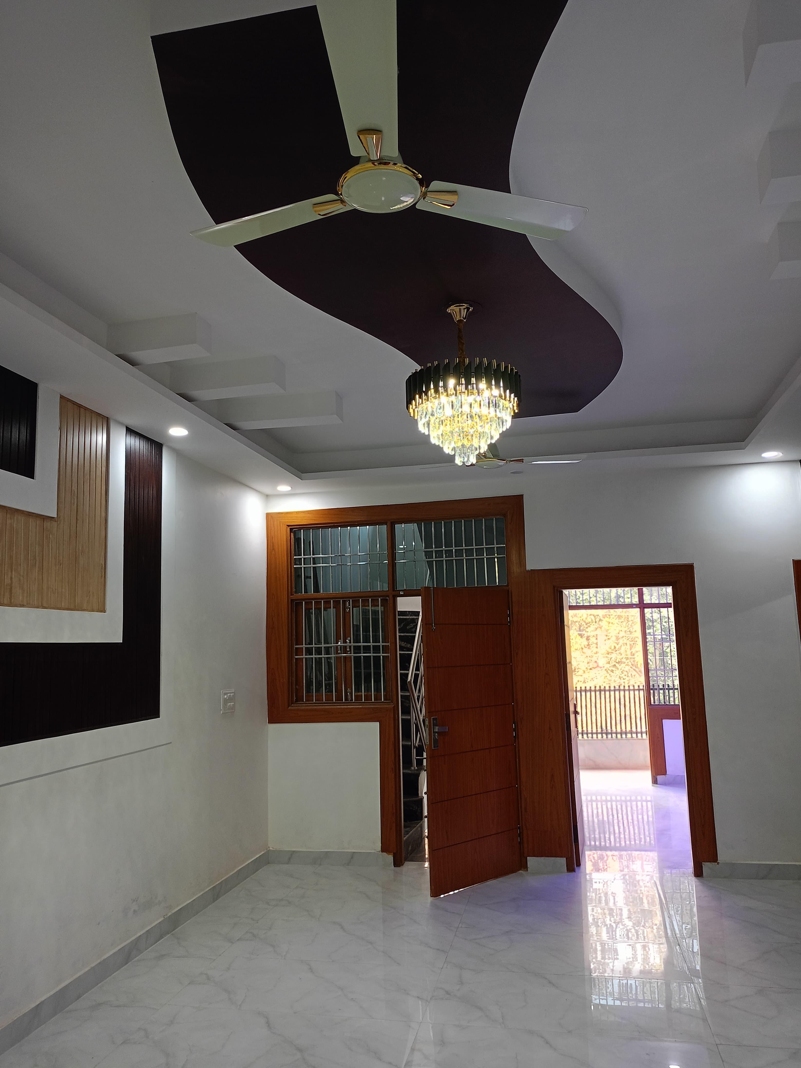 112 MTR NEWLY BUILT 3 BHK INDEPENDENT FLOOR IN INDIRAPURAM