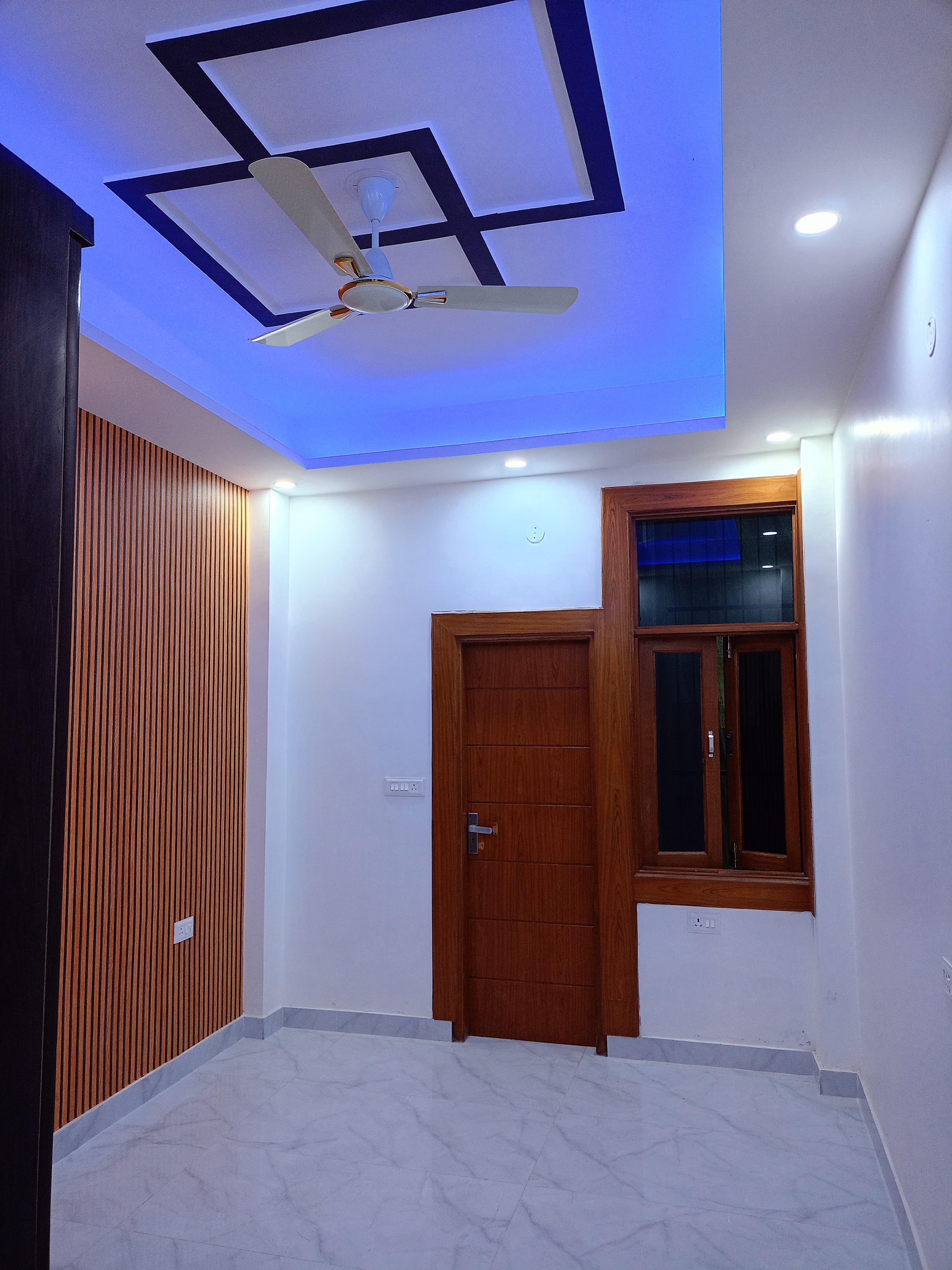 112 MTR NEWLY BUILT 3 BHK INDEPENDENT FLOOR IN INDIRAPURAM