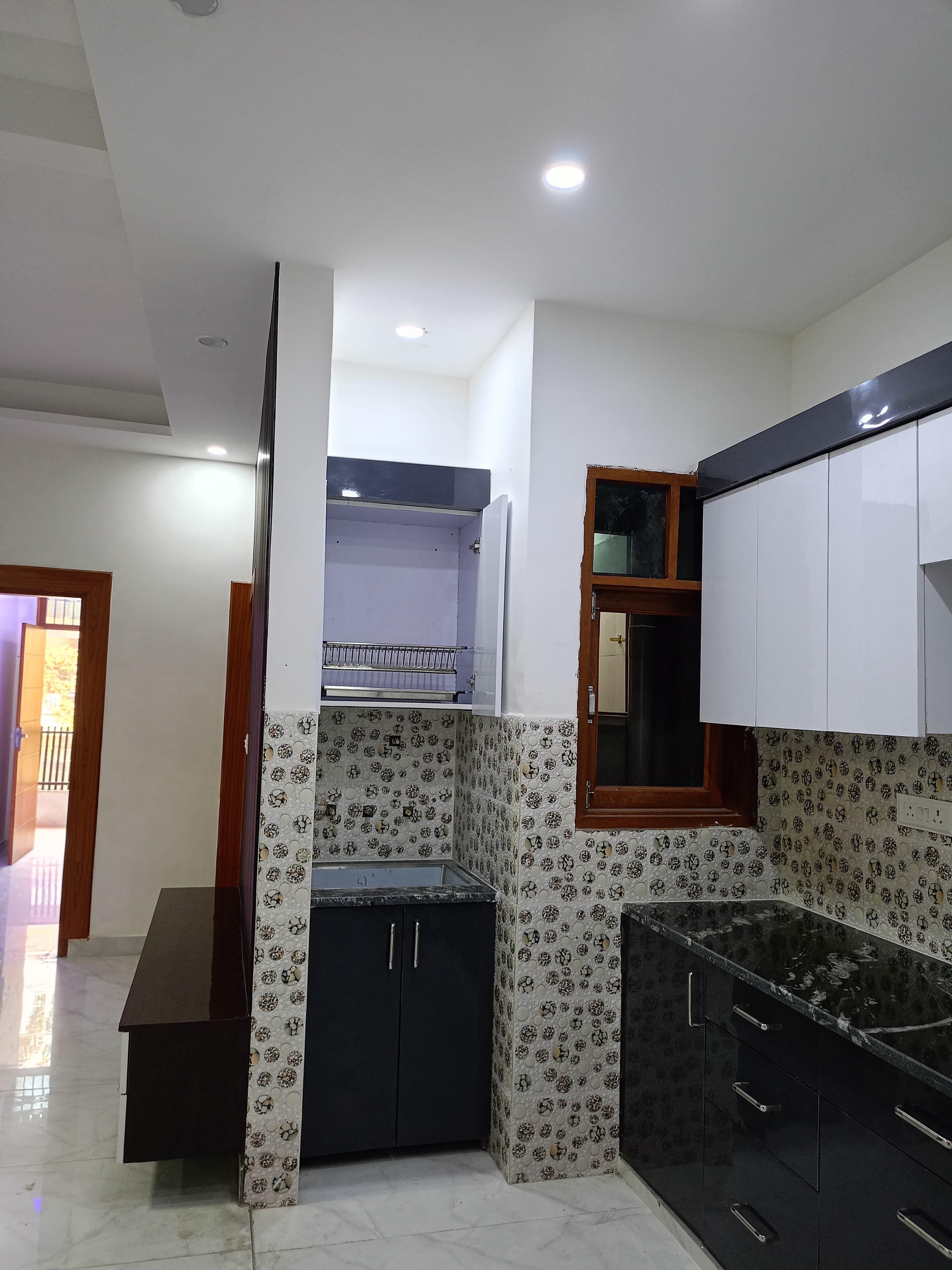 112 MTR NEWLY BUILT 3 BHK INDEPENDENT FLOOR IN INDIRAPURAM