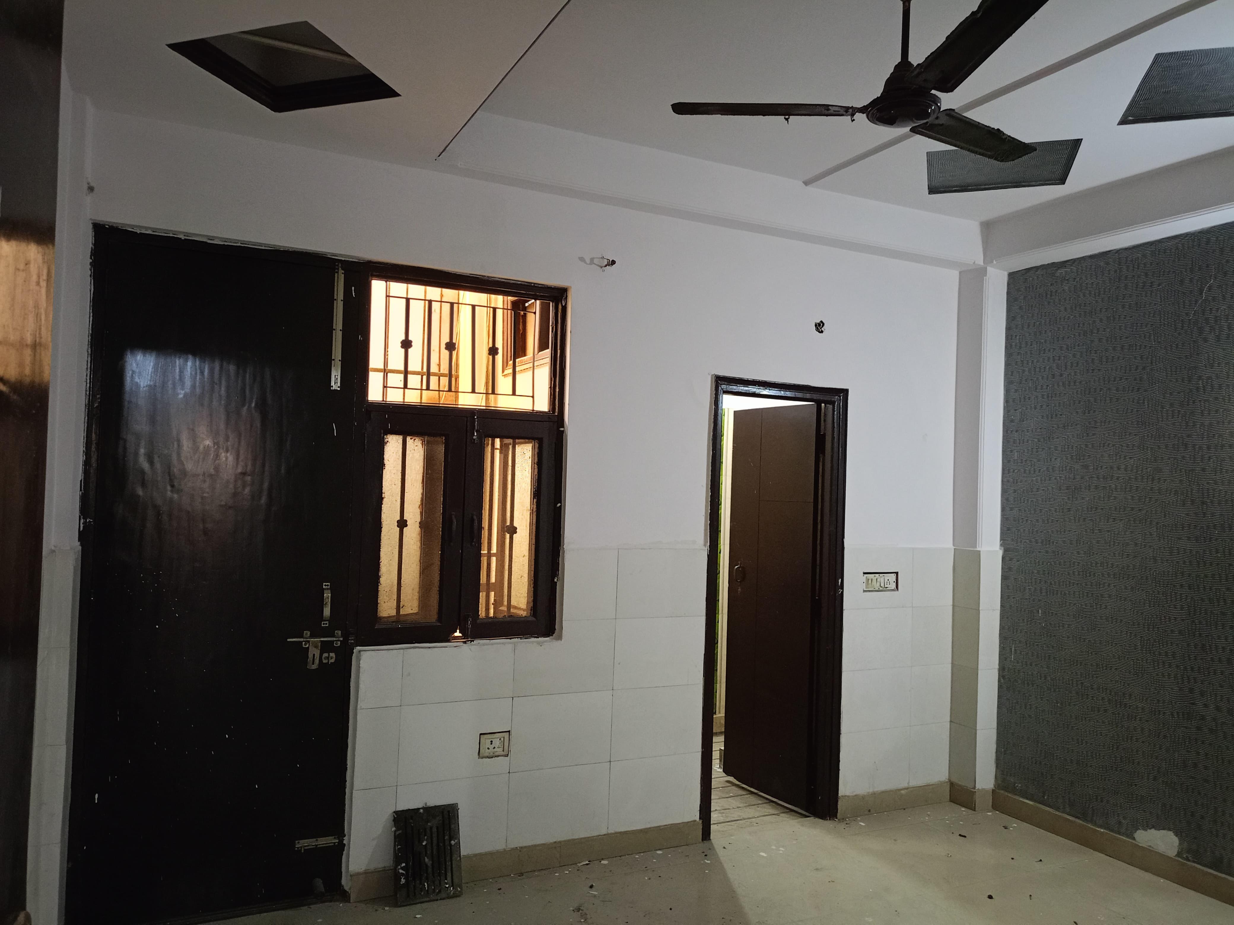 3 BHK FOR RENT PROPERTY SHAKTI KHAND IN INDIRAPURAM