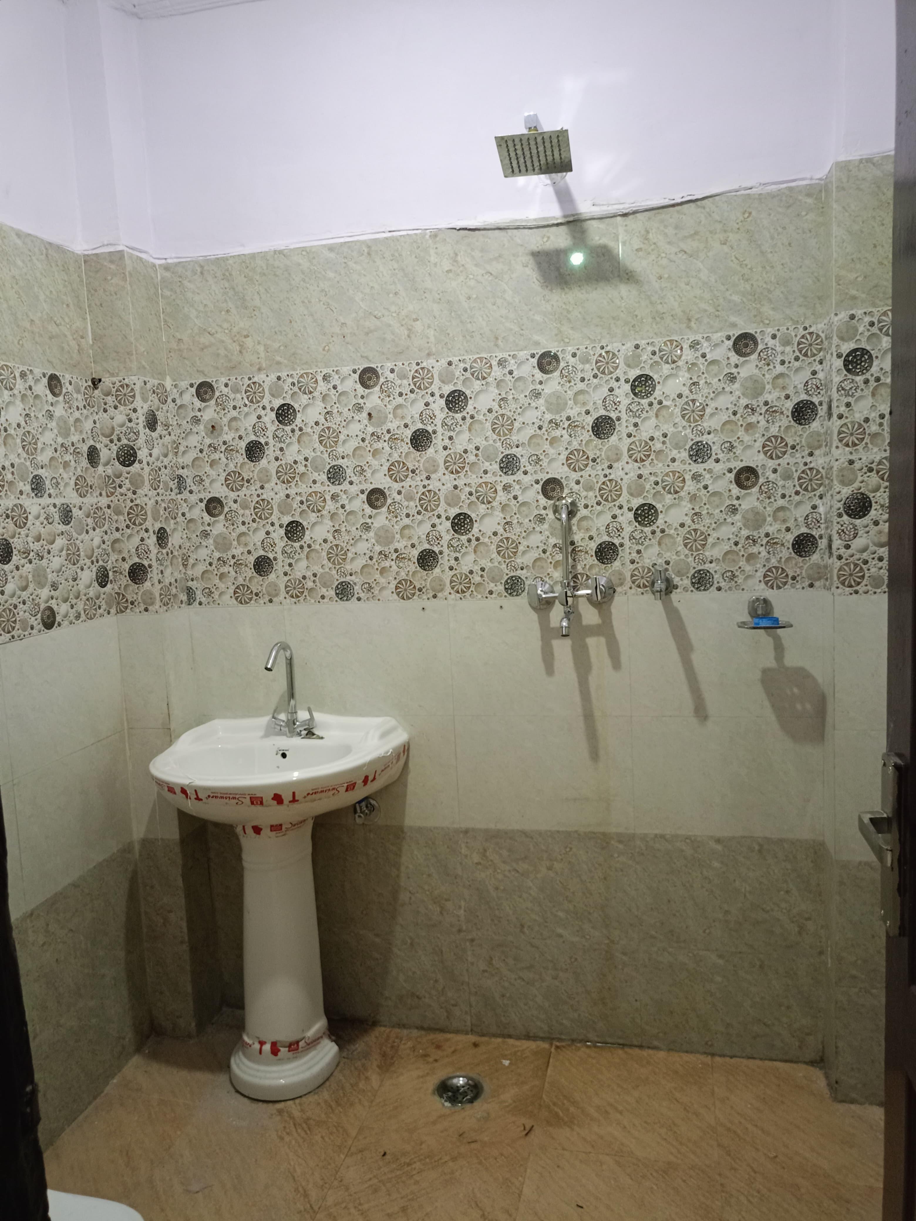 3 BHK FOR RESALE PROPERTY IN SHAKTI KHAND , INDRAPURAM