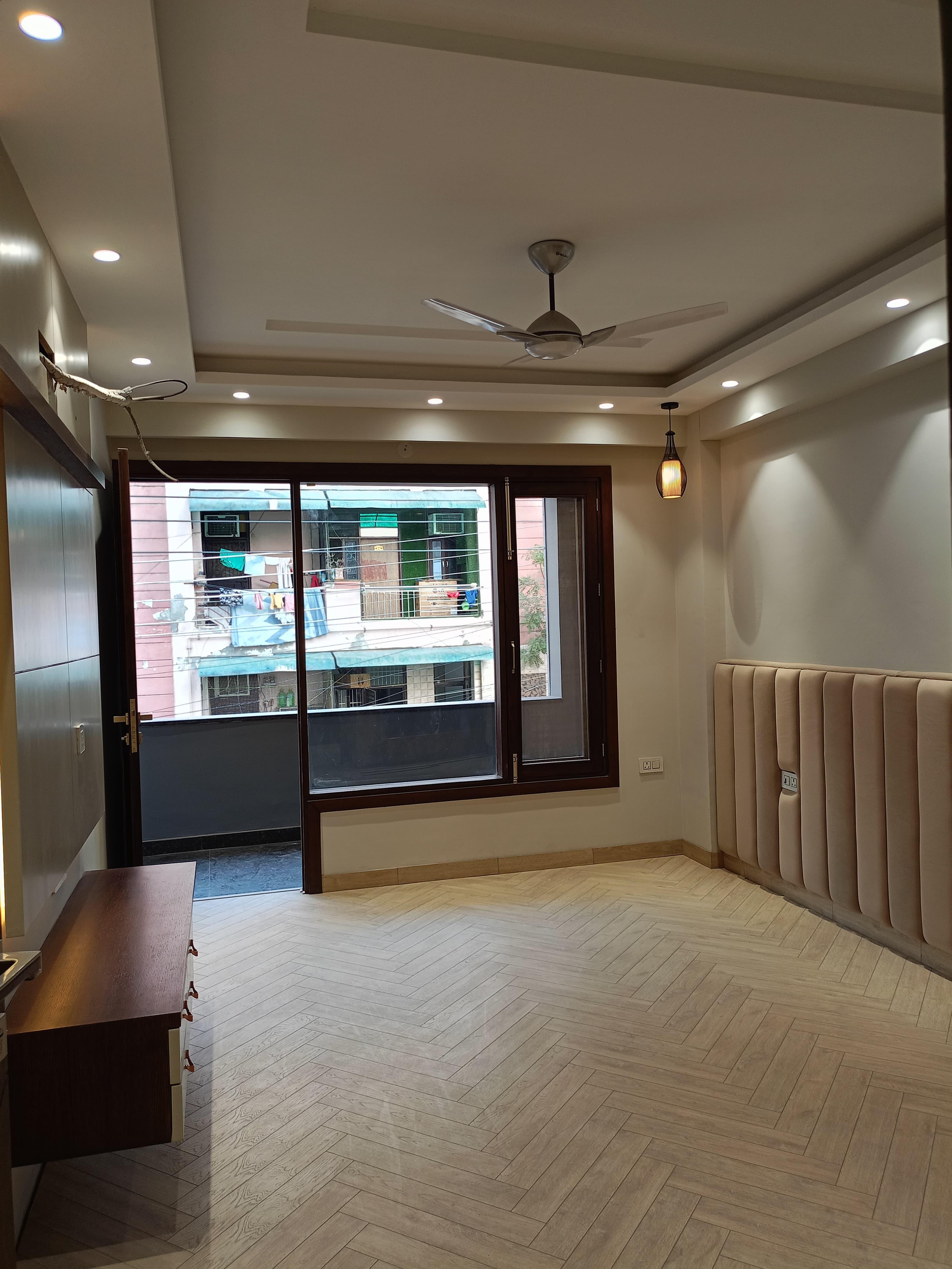 4 BHK FLAT FOR SALE IN NITI KHAND, INDIRAPURAM