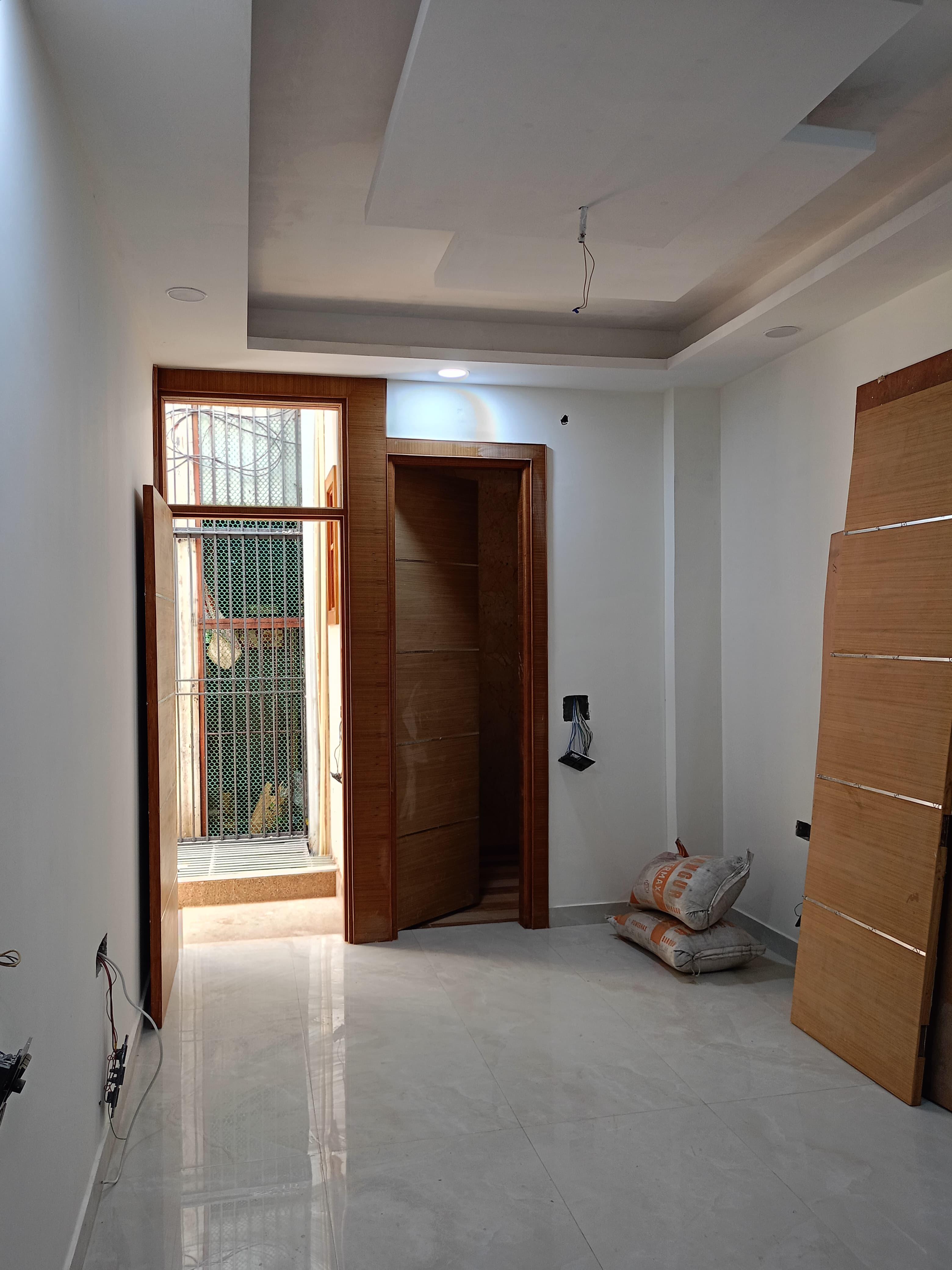 3 BHK SALE PROPERTY IN SHAKTI KHAND INDIRAPURAM