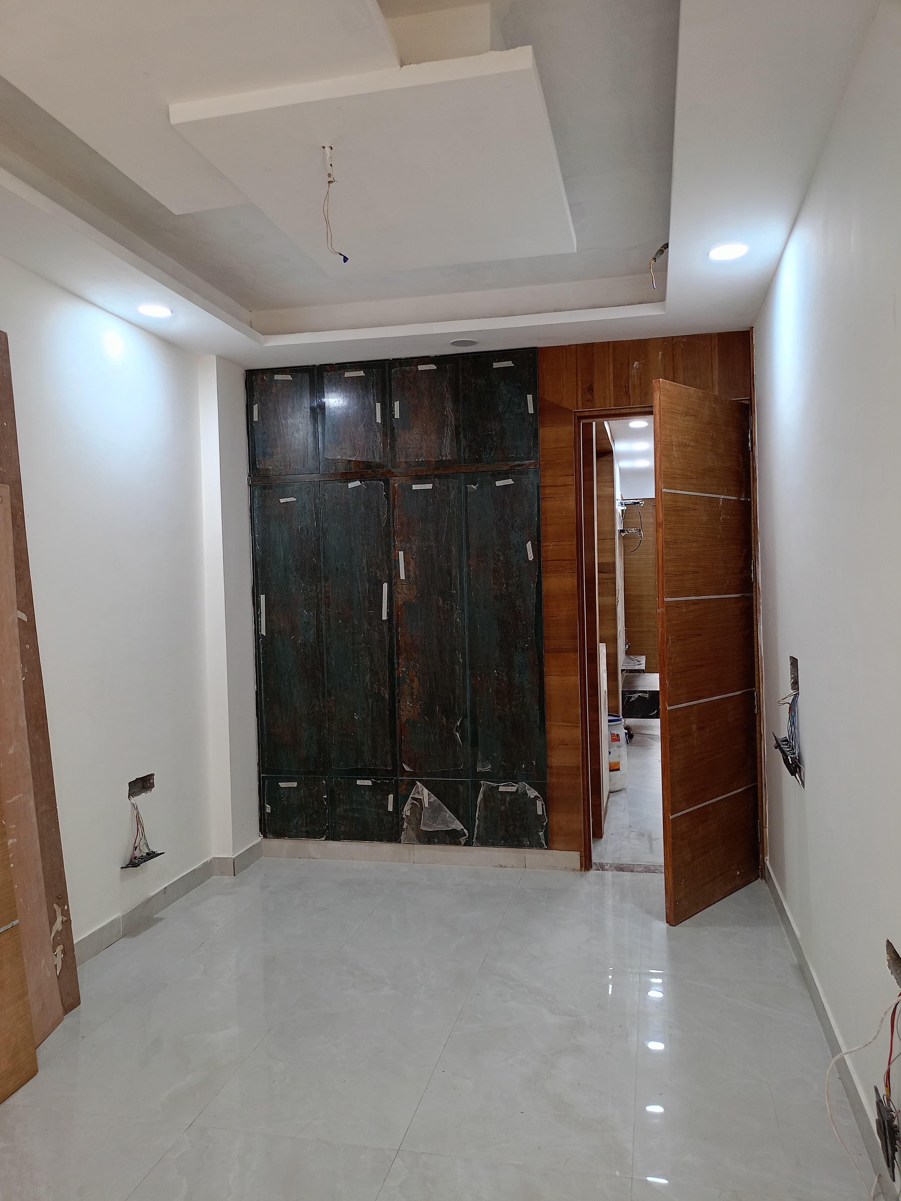 3 BHK SALE PROPERTY IN SHAKTI KHAND INDIRAPURAM