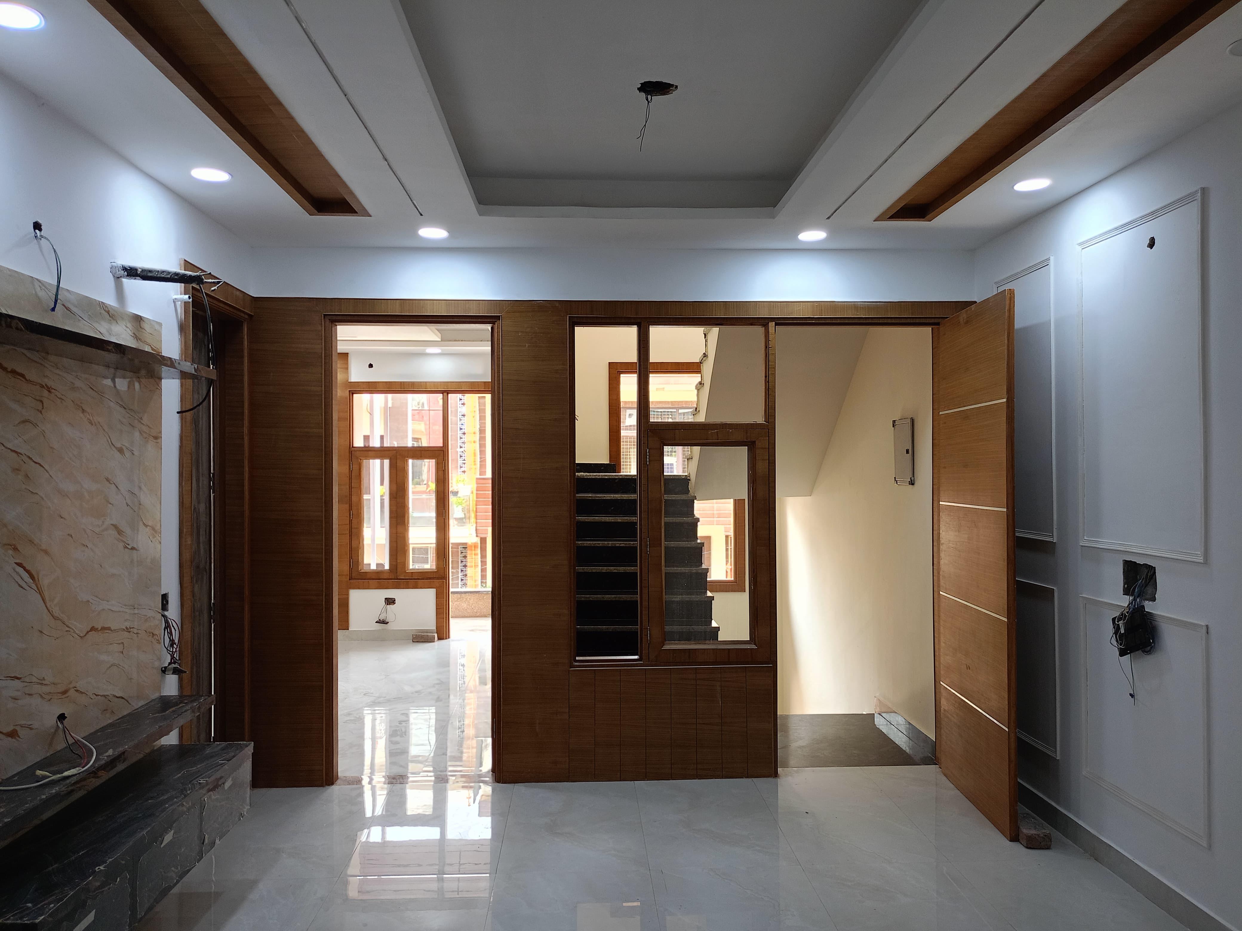 3 BHK SALE PROPERTY IN SHAKTI KHAND INDIRAPURAM