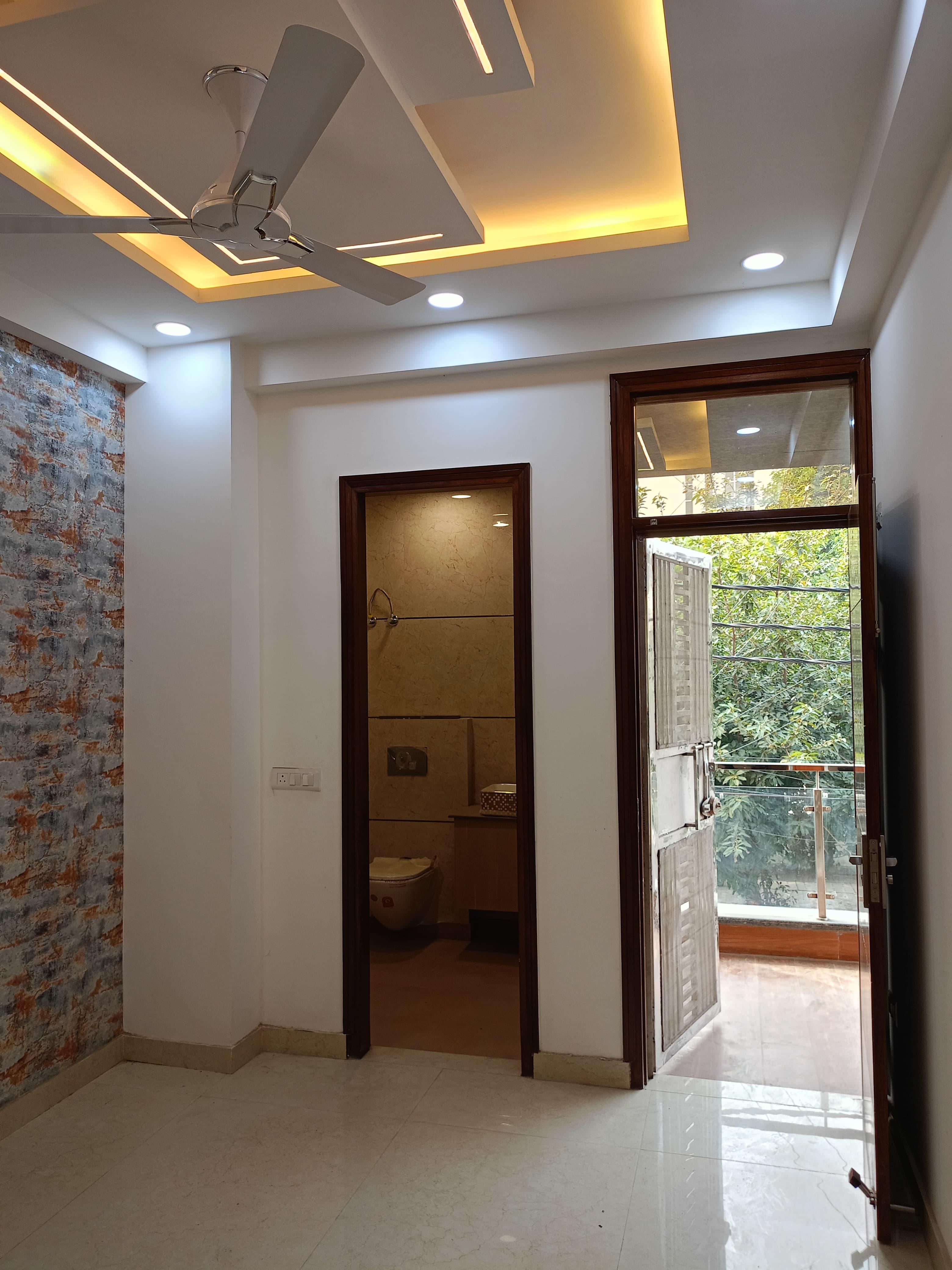 3 BHK FLAT IN SHAKTI KHAND 2 INDIRAPURAM