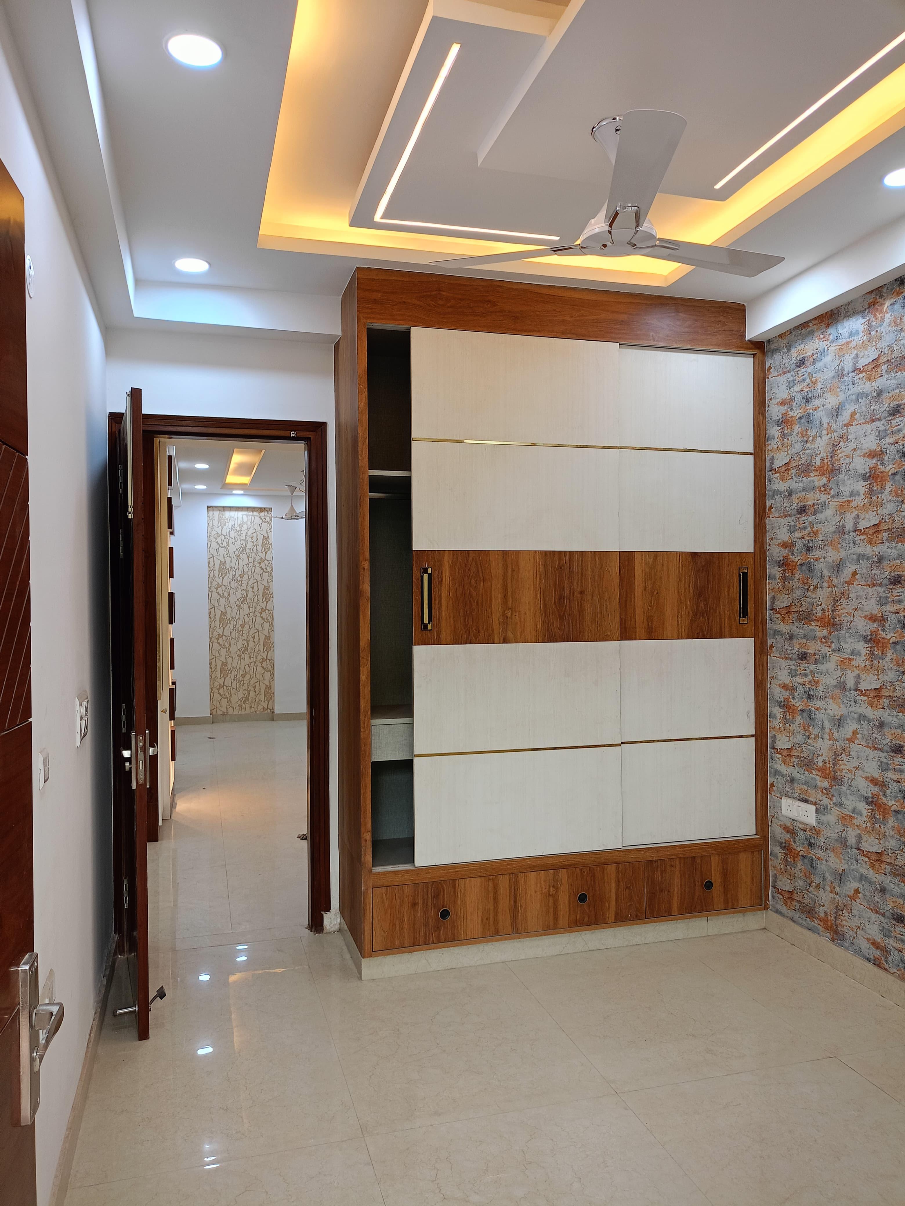 3 BHK FLAT IN SHAKTI KHAND 2 INDIRAPURAM